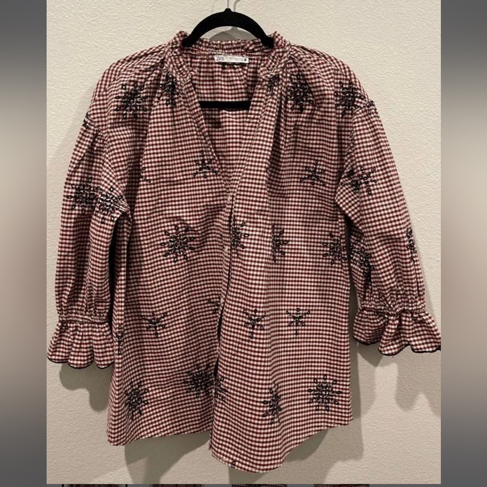 EUC ZARA gingham Embroidered Floral Shirt